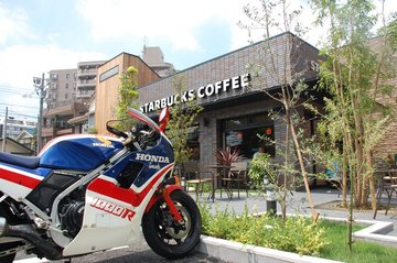 VF1000Rでスターバックス浦和別所店